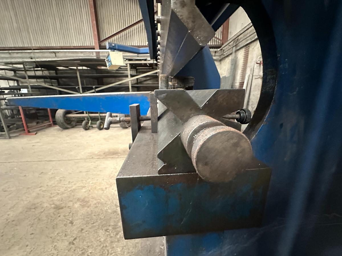 Used 1994 Haco PPM 30100 Hydraulic Pressbrake