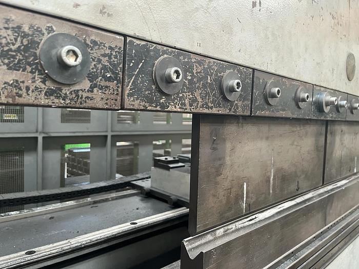 Used 2001 LVD PPEB 220/40 CNC Pressbrake