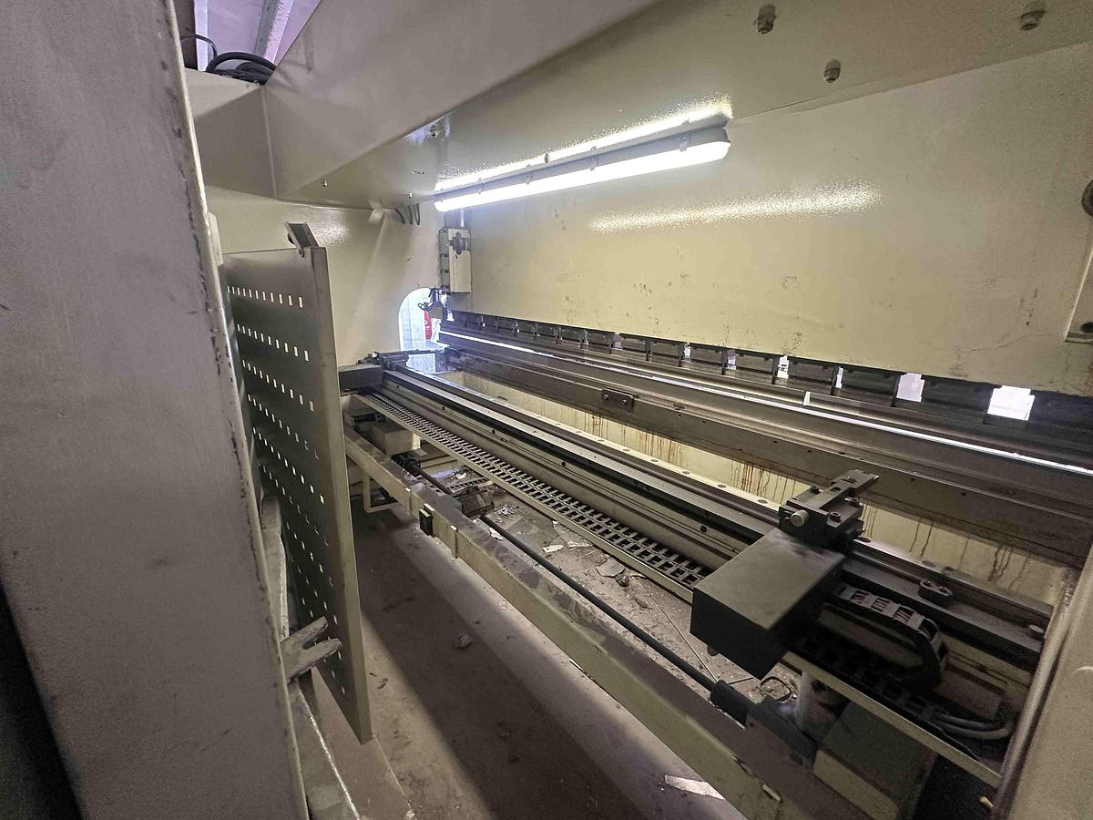 Used Used 2005 Durma HAPCNC 35160 CNC Pressbrake – 160T x 3.5m with Cybelec ModEva 10 Control | Euro Tooling | Ireland