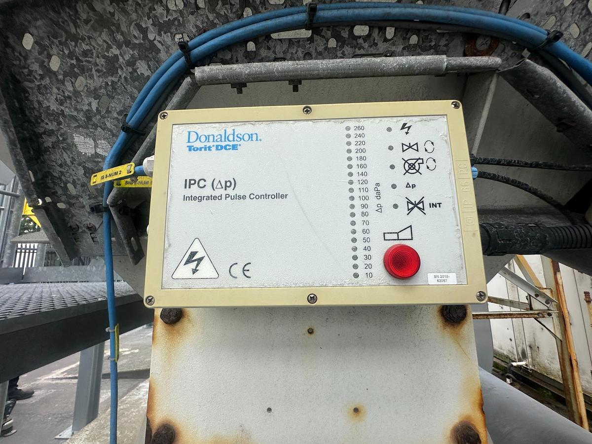 Used Donaldson DFO-3-18R Industrial Extraction System – Complete with Ducting, Fan & Controls