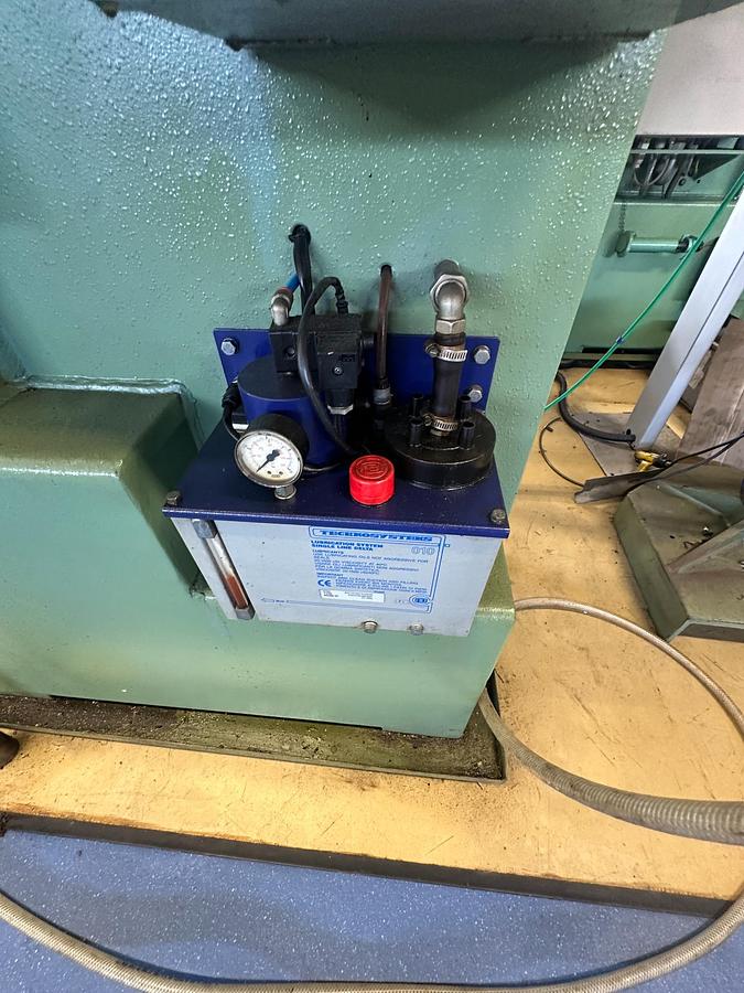 Used 2001 Presse Ross 40V-4 40 Ton Mechanical Press for Sale