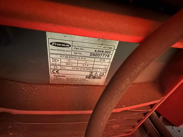 Used 2018 Yaskawa RM2-2000 Welding Cell