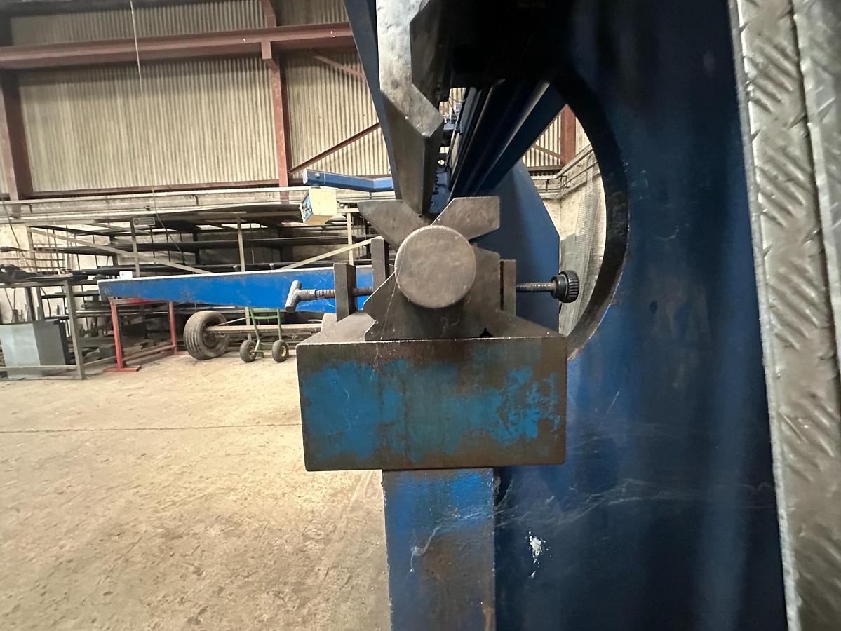 Used 1994 Haco PPM 30100 Hydraulic Pressbrake