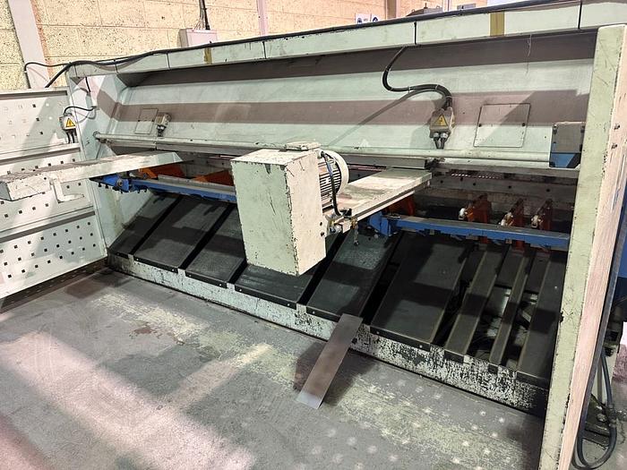 Used 2006 Ermak HGS 3106 Guillotine Shears