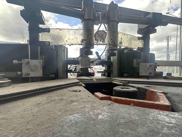 Used 2004 Elumatec EP 124 Corner Crimper