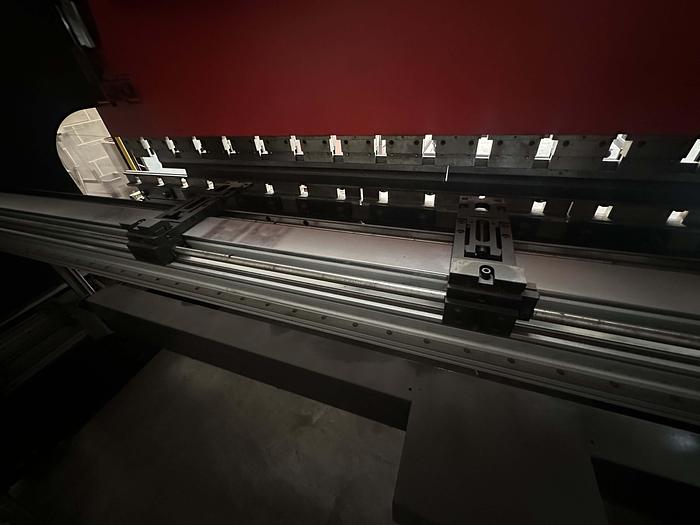 Used Amada HFE 3m x 100T CNC Pressbrake
