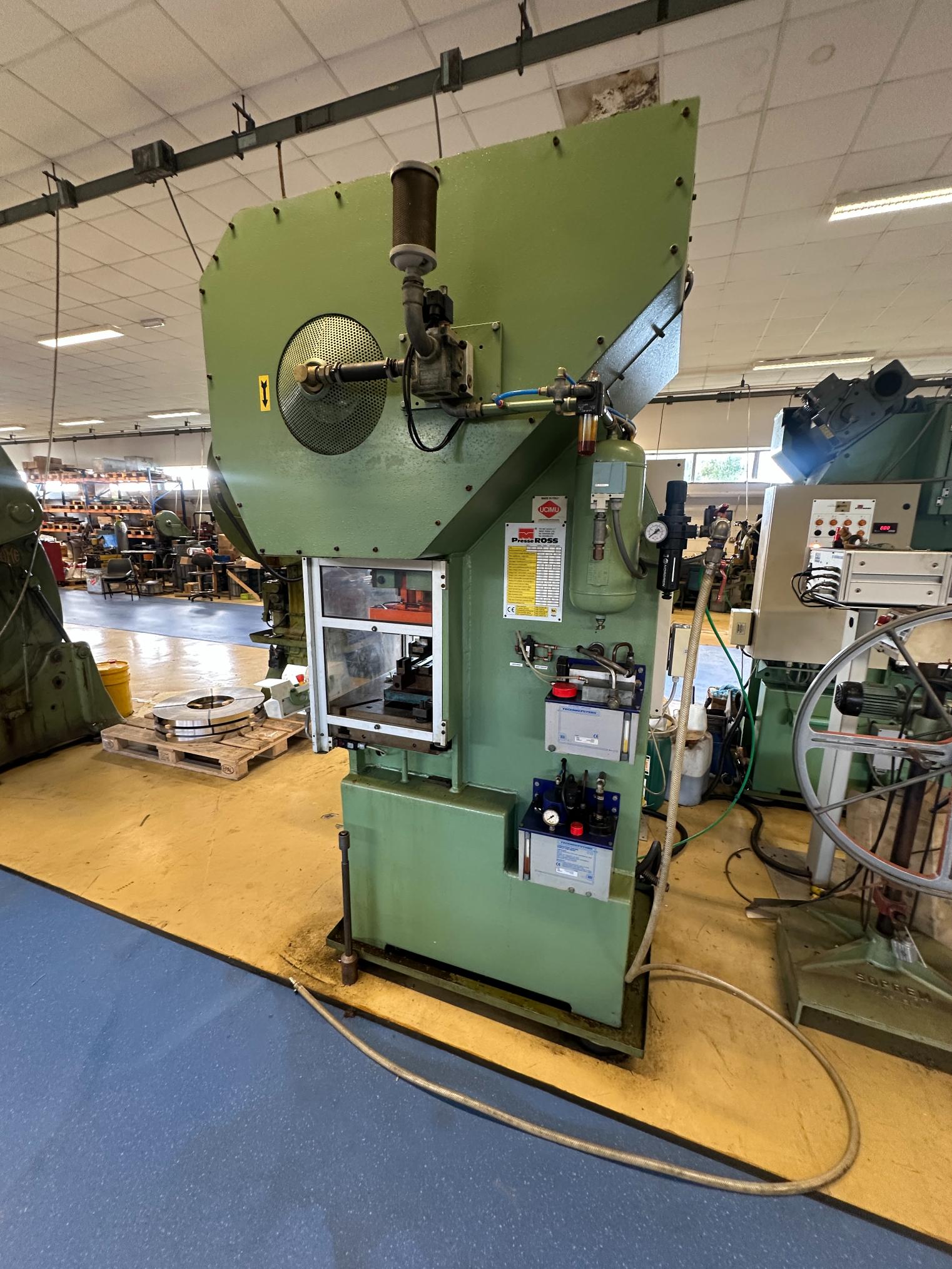 Used 2001 Presse Ross 40V-4 40 Ton Mechanical Press for Sale