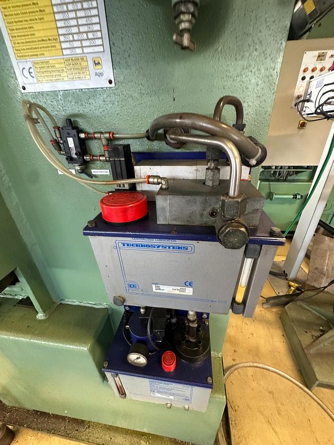 Used 2001 Presse Ross 40V-4 40 Ton Mechanical Press for Sale