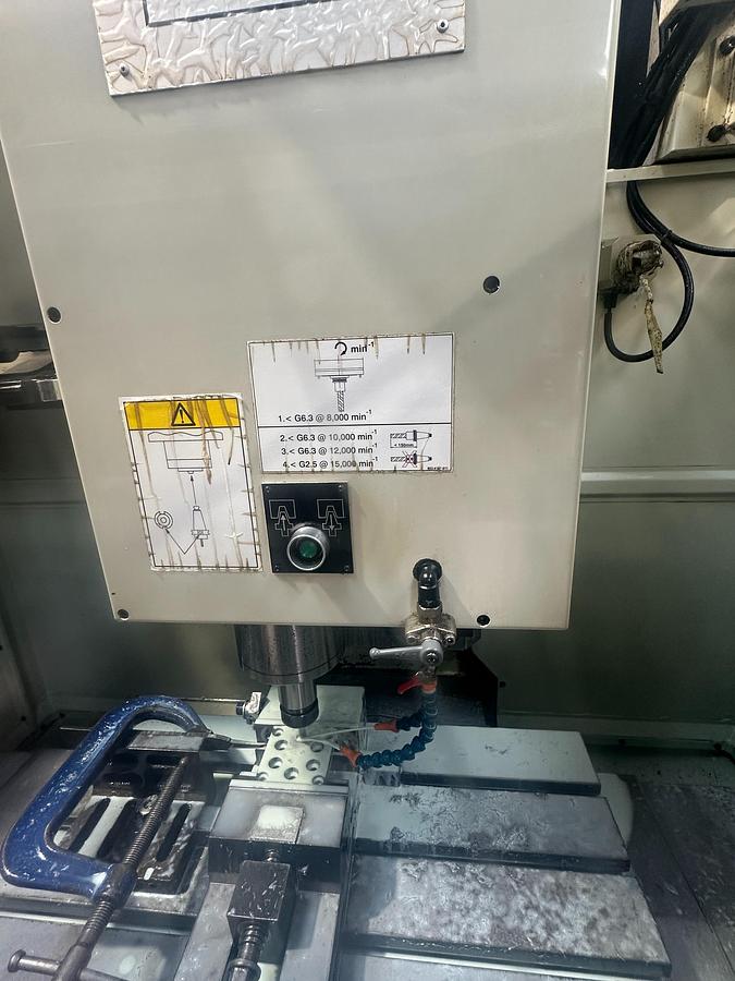 Used 2010 Hurco VM10 Vertical Machining Centre | WINMAX CNC | CAT 40 | Used Machine Tools Ireland