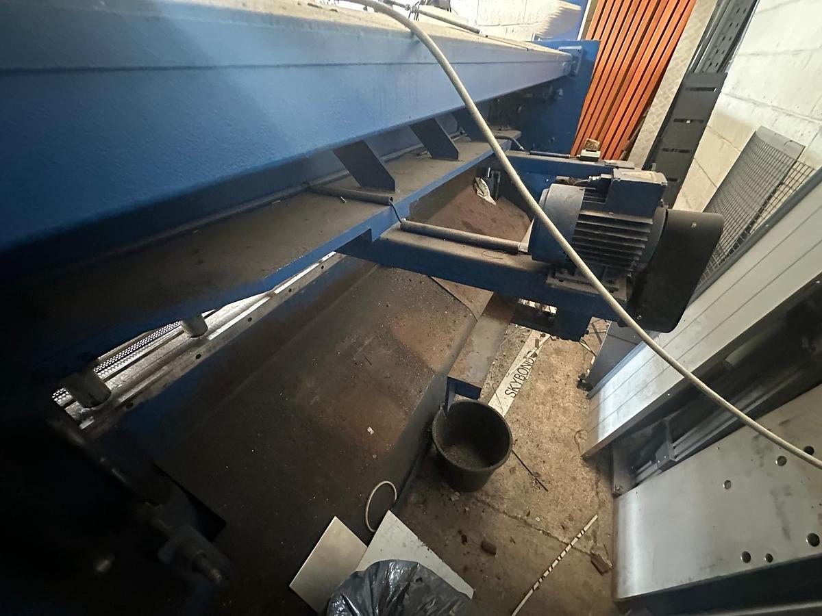 Used 1994 Haco TS0 3 x 6 Guillotine Shear