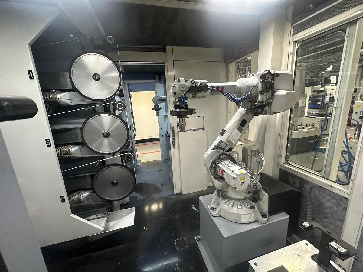 Used 2015 Intec Robotic Solutions Robotic Linish and Polish Machine