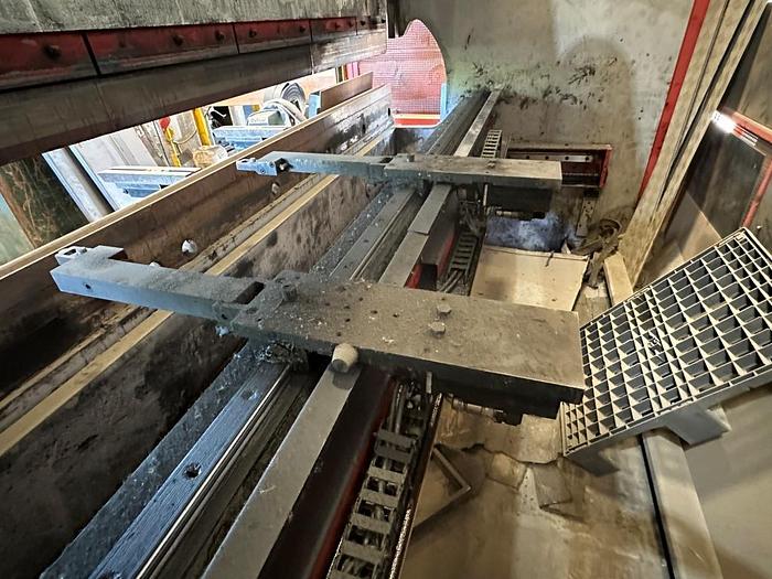 Used 1999 Edwards Pearson PR10 200/4100 CNC Pressbrake