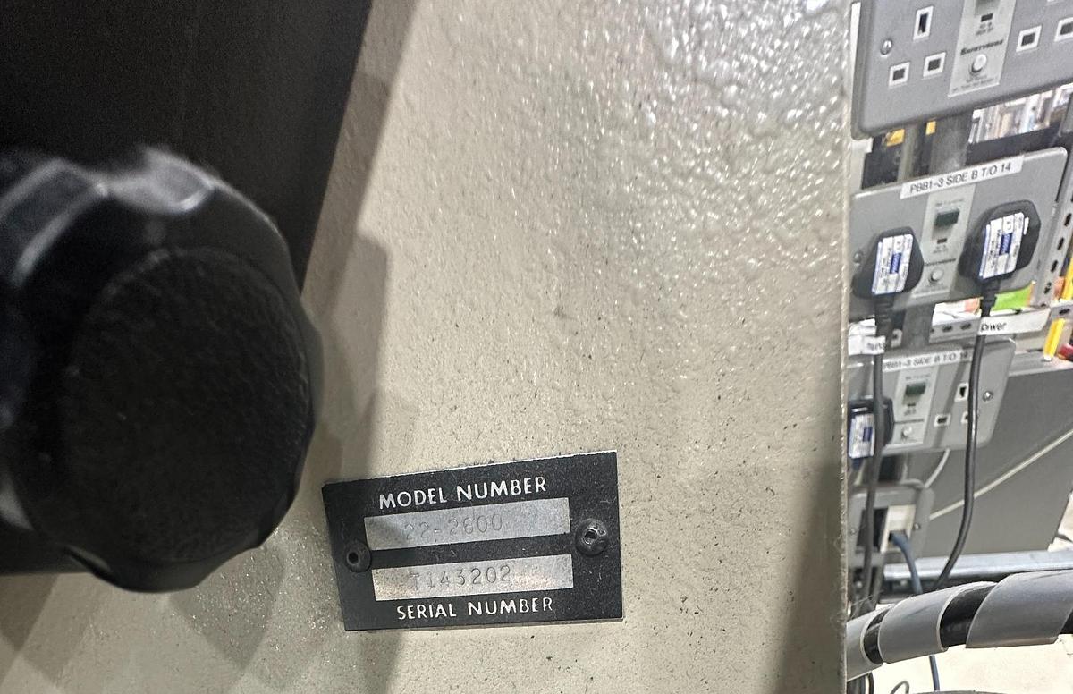 Used 2014 S-T Industries Profile Projector 22-2600 – 30" Screen, 5X Mag