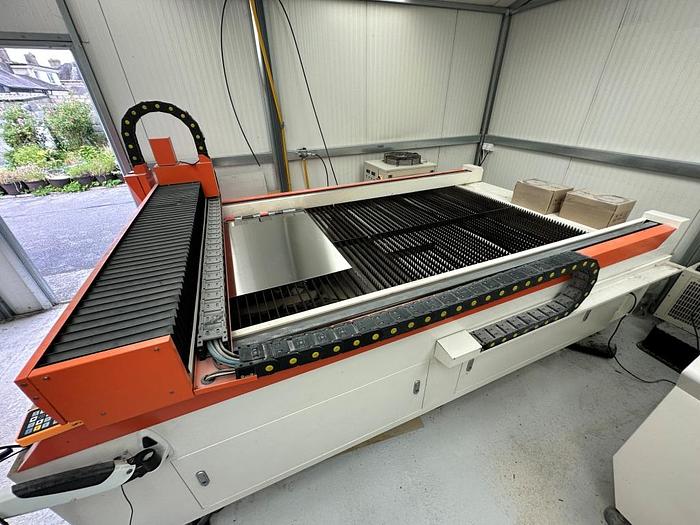 Used 2015 Bodor BCL-1325BF Fiber Laser