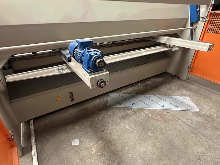 Used MVD Inan HGM 3006 3m x 6mm Hydraulic Guillotine