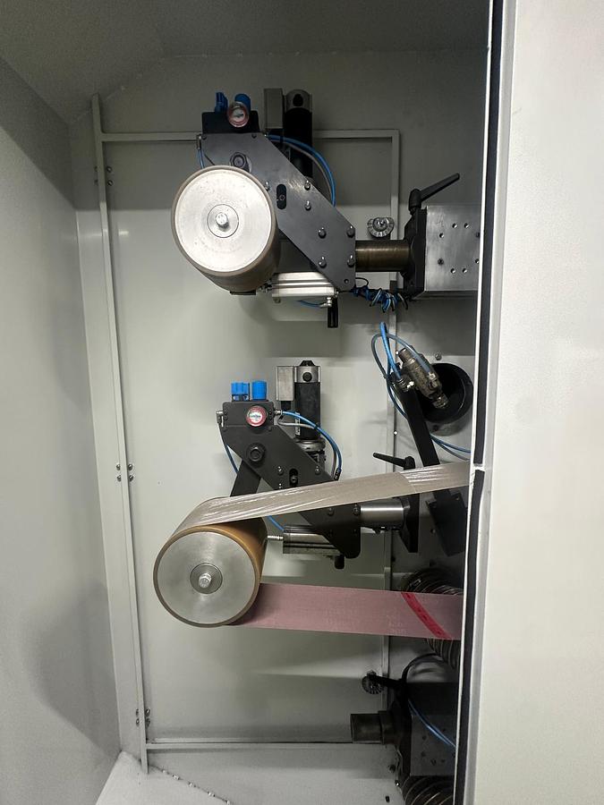 Used 2015 Intec Robotic Solutions Robotic Linish and Polish Machine