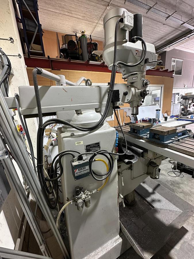 Used 1999 Extron K3V Manual Milling Machine for Sale Ireland | Newall DRO