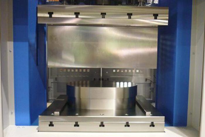 Hidrogarne RM-150E/NC Hydraulic Press For Precision Reproduction of Parts Using Elastoforming System (Aeronautics)