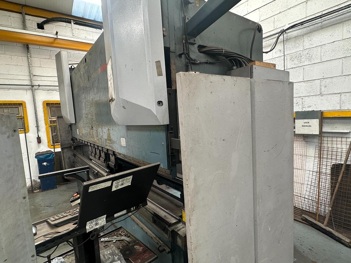 Used 2012 Durma AD-R 37175 CNC Press Brake 175 Ton 3700mm for Sale | Used Machine Tools Ireland