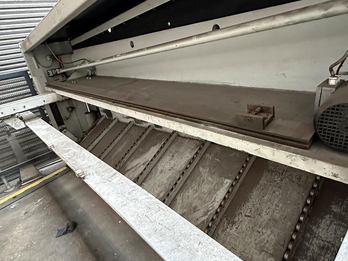 Used 2000 LVD HST-C 40/6 Guillotine Shears