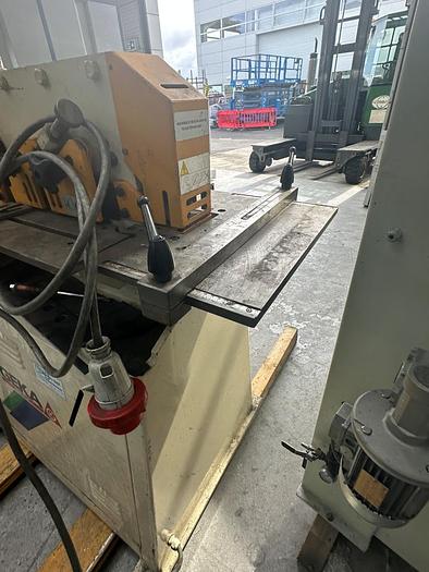 Used 2004 Geka Minicrop Ironworker