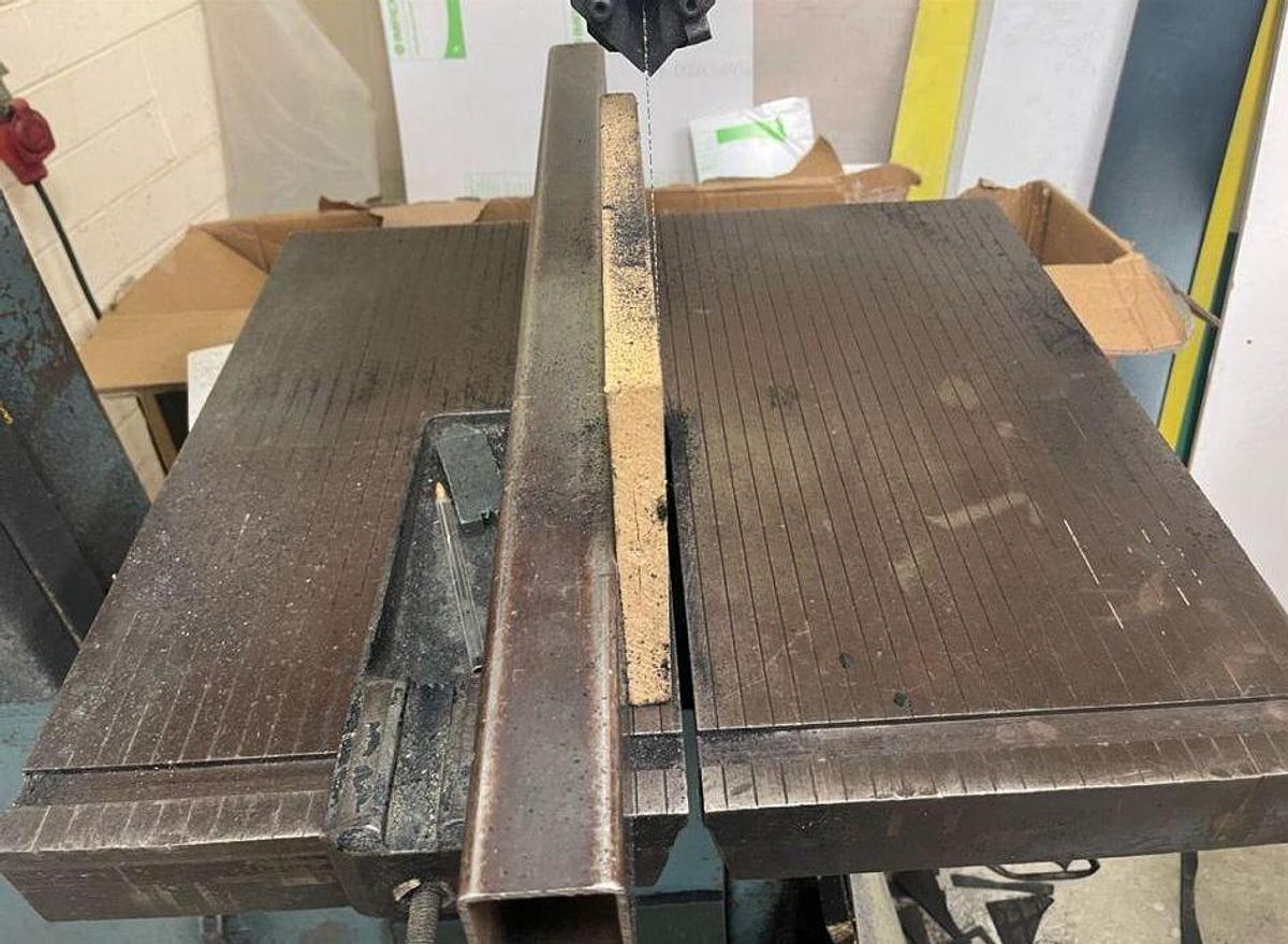 Used Fuho VBS 16 Vertical Bandsaw