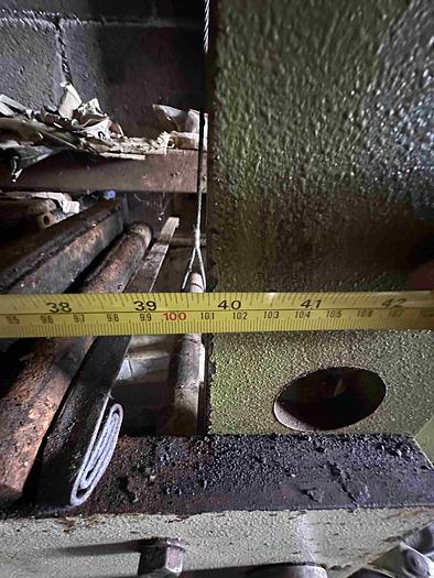 Used 2002 OMCN 100T Hydraulic Press