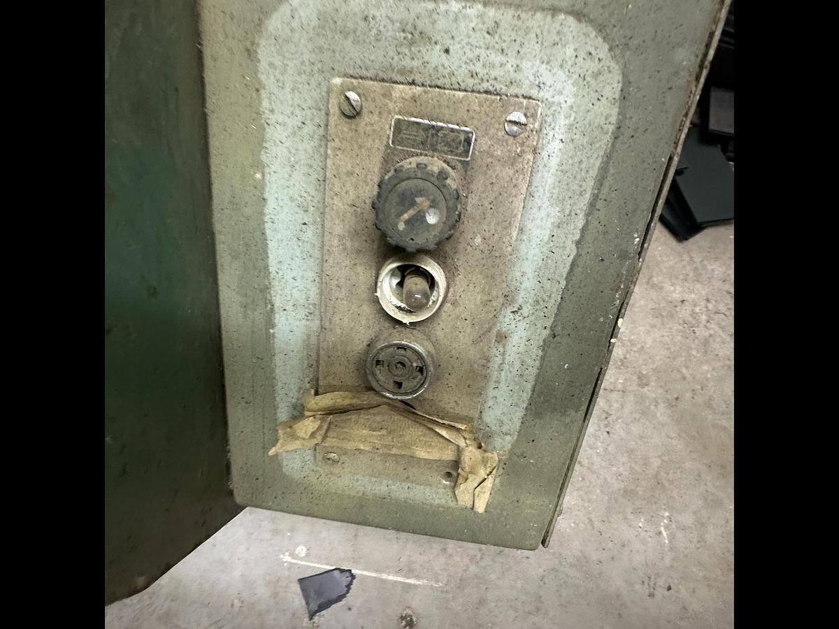 Used Edwards 3.25/2500 DD Mechanical Guillotine Shears for Sale 