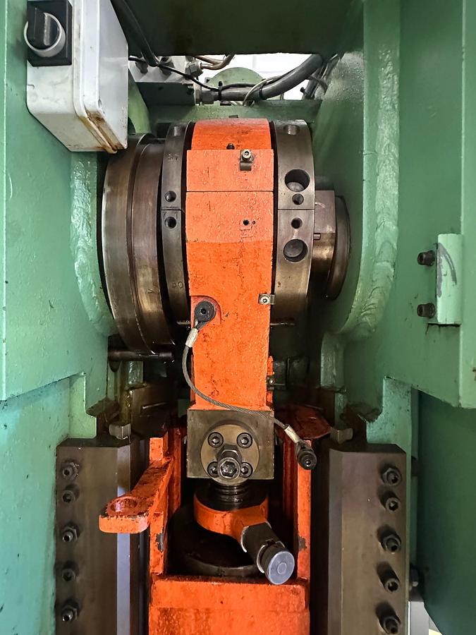 Used 1999 Presse Ross 40V-4 40 Ton Mechanical Press for Sale