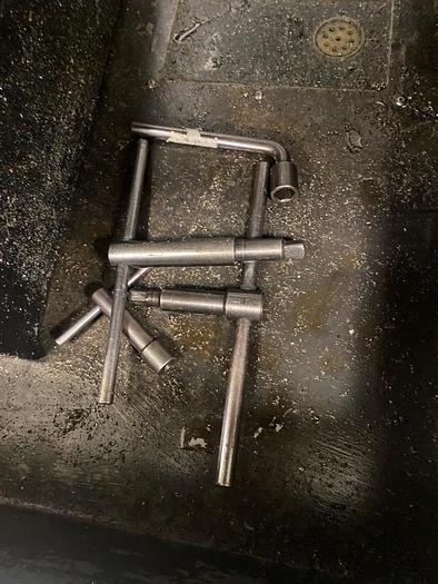 Used Elliott Omnispeed 2500 Manual Lathe