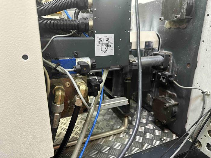 Used 2005 Demag System 60/420-80 Injection Moulding Machine