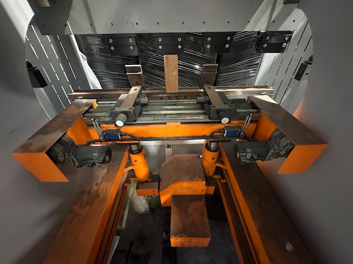Used Used 2016 Ermaksan Speed-Bend Pro 1270 x 40 CNC Press Brake | 6 Axis
