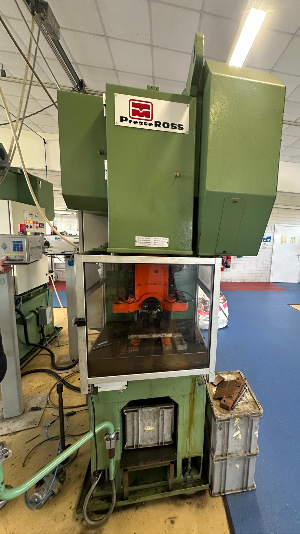 Used 2000 Presse Ross 40V-4 40 Ton Mechanical Press with Soprem Decoiler