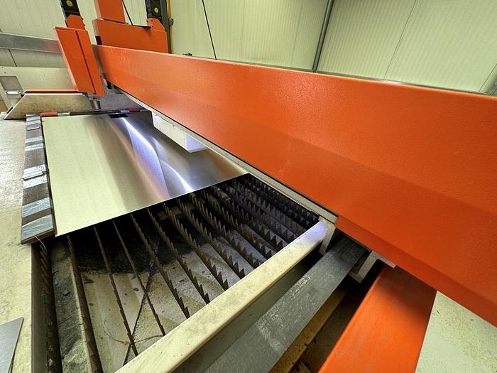 Used 2015 Bodor BCL-1325BF Fiber Laser