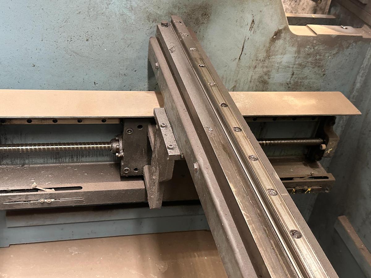 Used 2012 Durma AD-R 37175 CNC Press Brake 175 Ton 3700mm for Sale | Used Machine Tools Ireland
