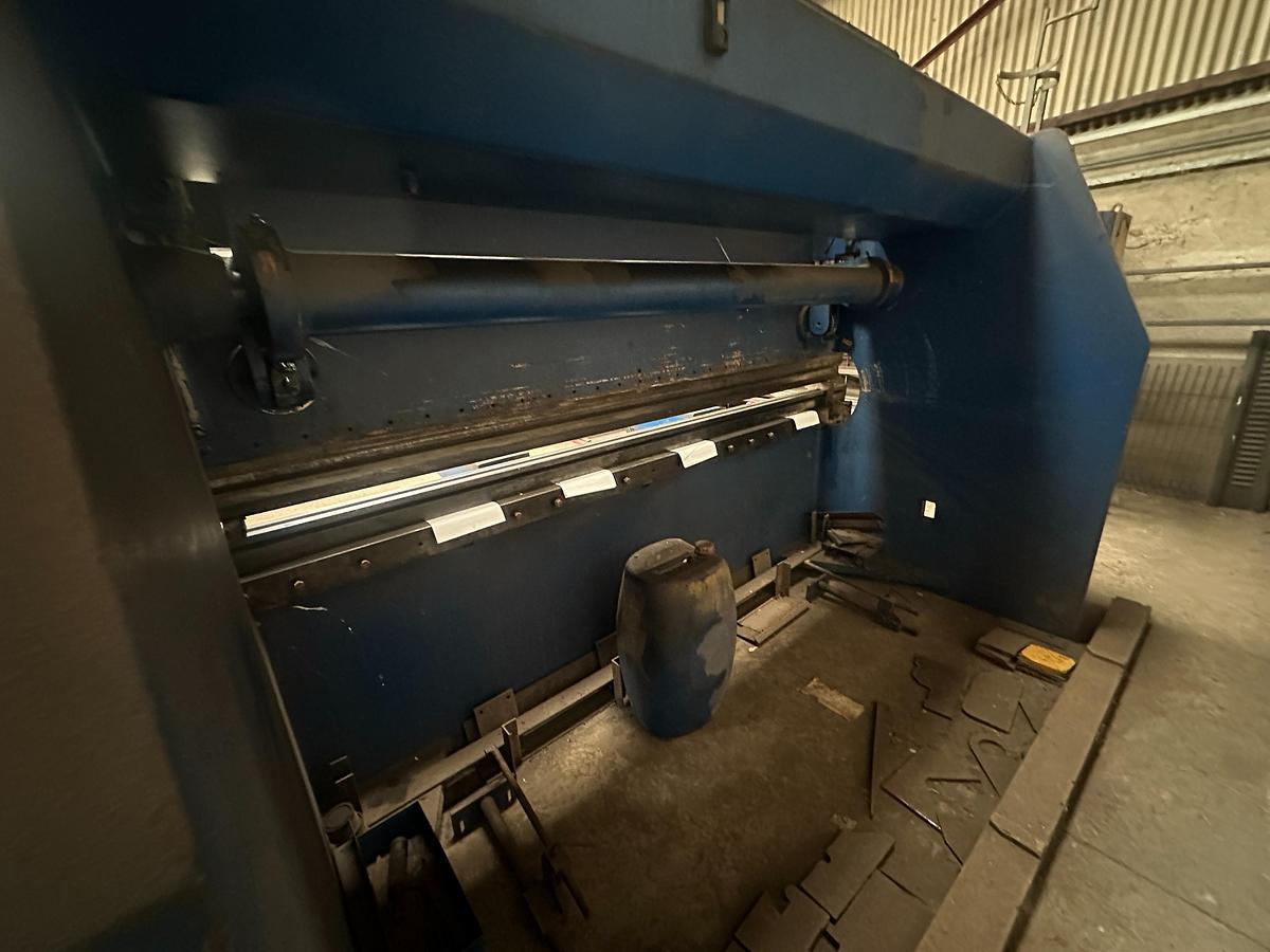 Used 1994 Haco PPM 30100 Hydraulic Pressbrake