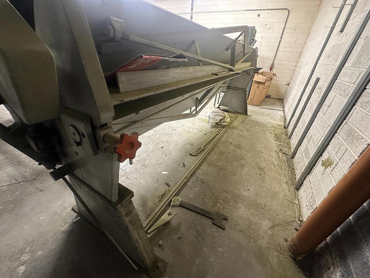 Used 1999 Swiftcut FP-3000 x 1.6mm Box & Pan Folder