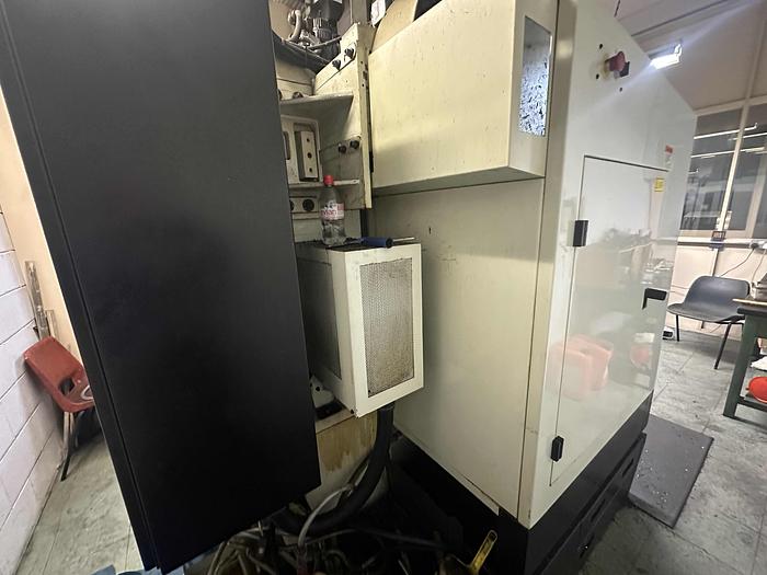 Used 1999 Hurco BMC2416 Machining Centre