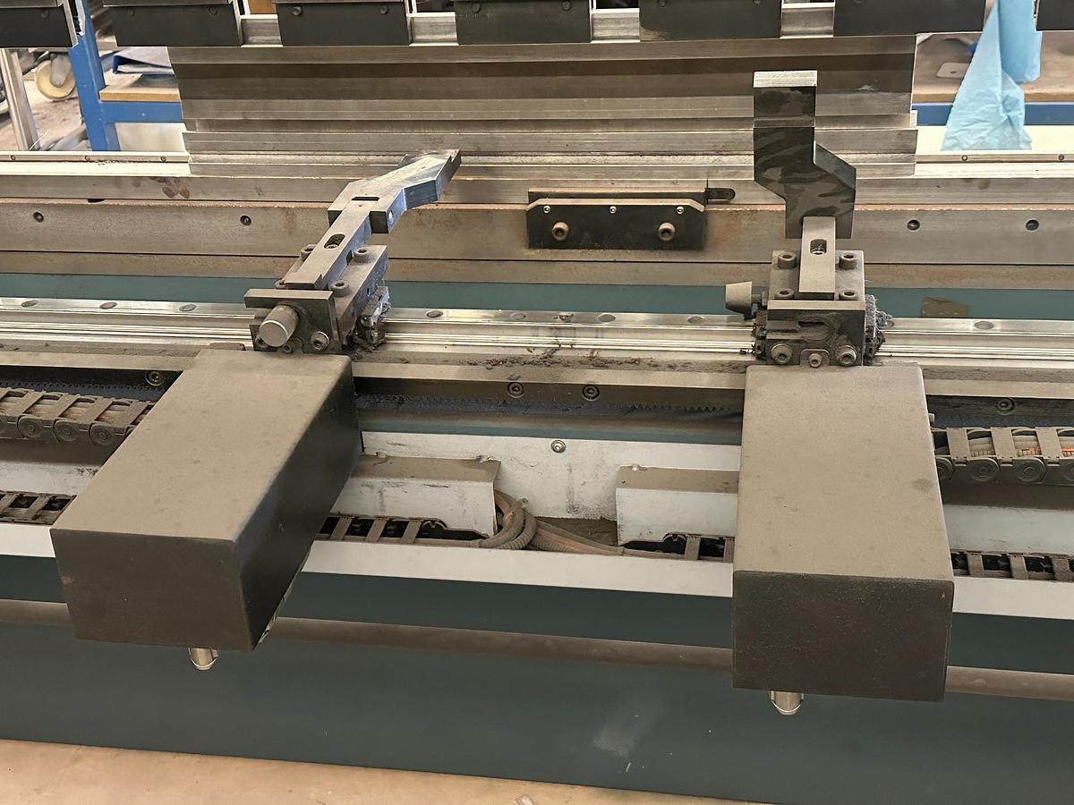 Used 2013 Durma AD-S 40175 CNC Press Brake – 6 Axis – Cybelec ModEva 10S Control
