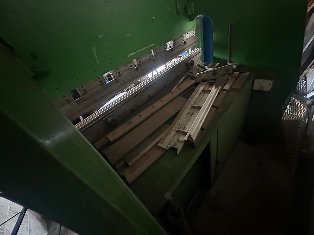 Used 1990 Guifil PE 15-30 Pressbrake