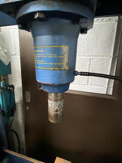 Used Stenhoj 25T Hydraulic Press