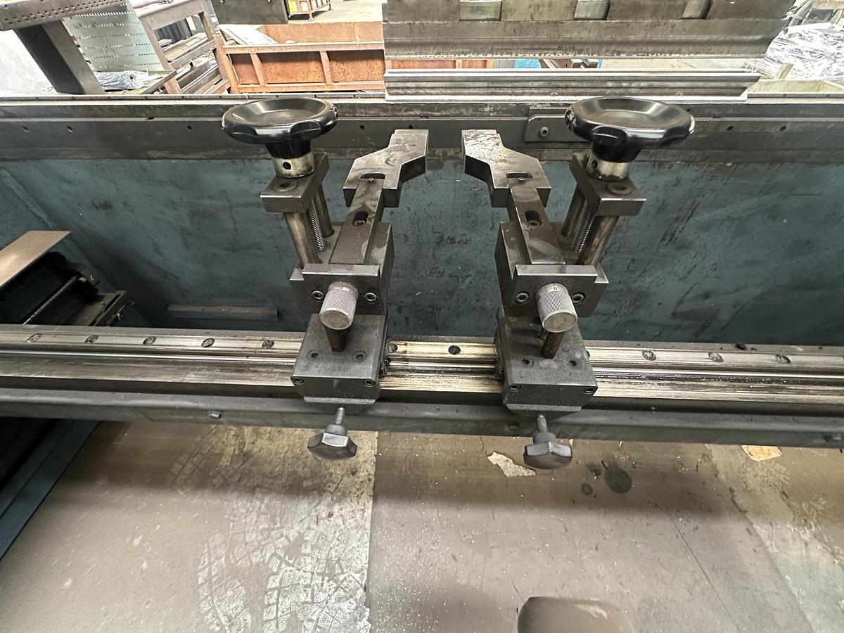 Used 2012 Durma AD-R 37175 CNC Press Brake 175 Ton 3700mm for Sale | Used Machine Tools Ireland