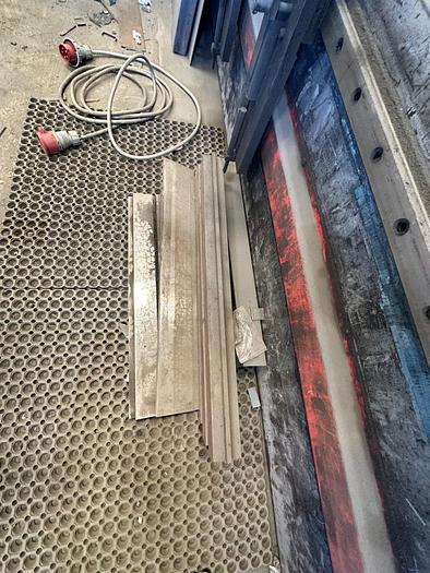 Used 1999 Edwards Pearson PR10 200/4100 CNC Pressbrake