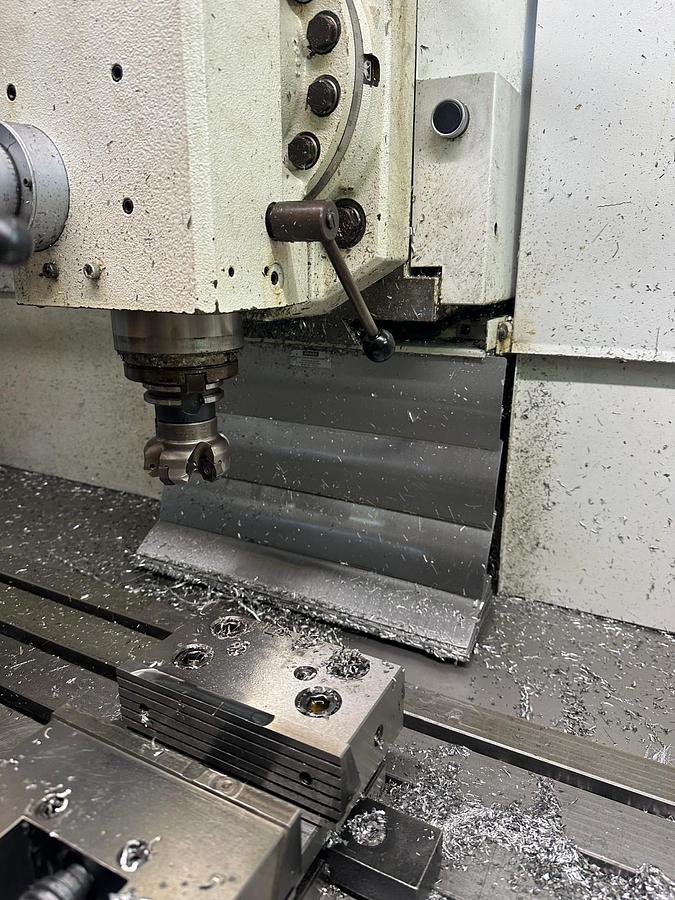 Used 1996 Mikron UME 600 CNC Milling Machine for Sale