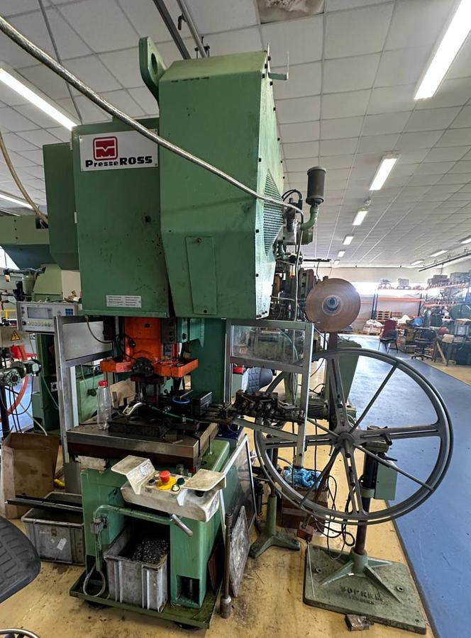 Used 1999 Presse Ross 40V-4 40 Ton Mechanical Press for Sale