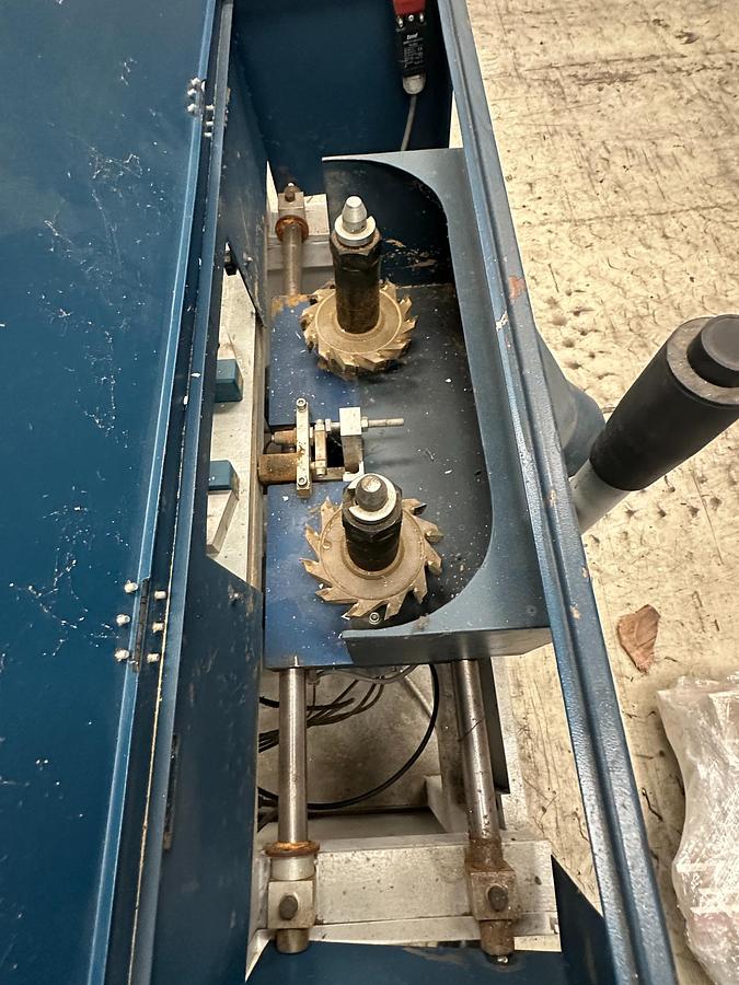 Used 2008 Wegoma AKF125 End Milling Machine