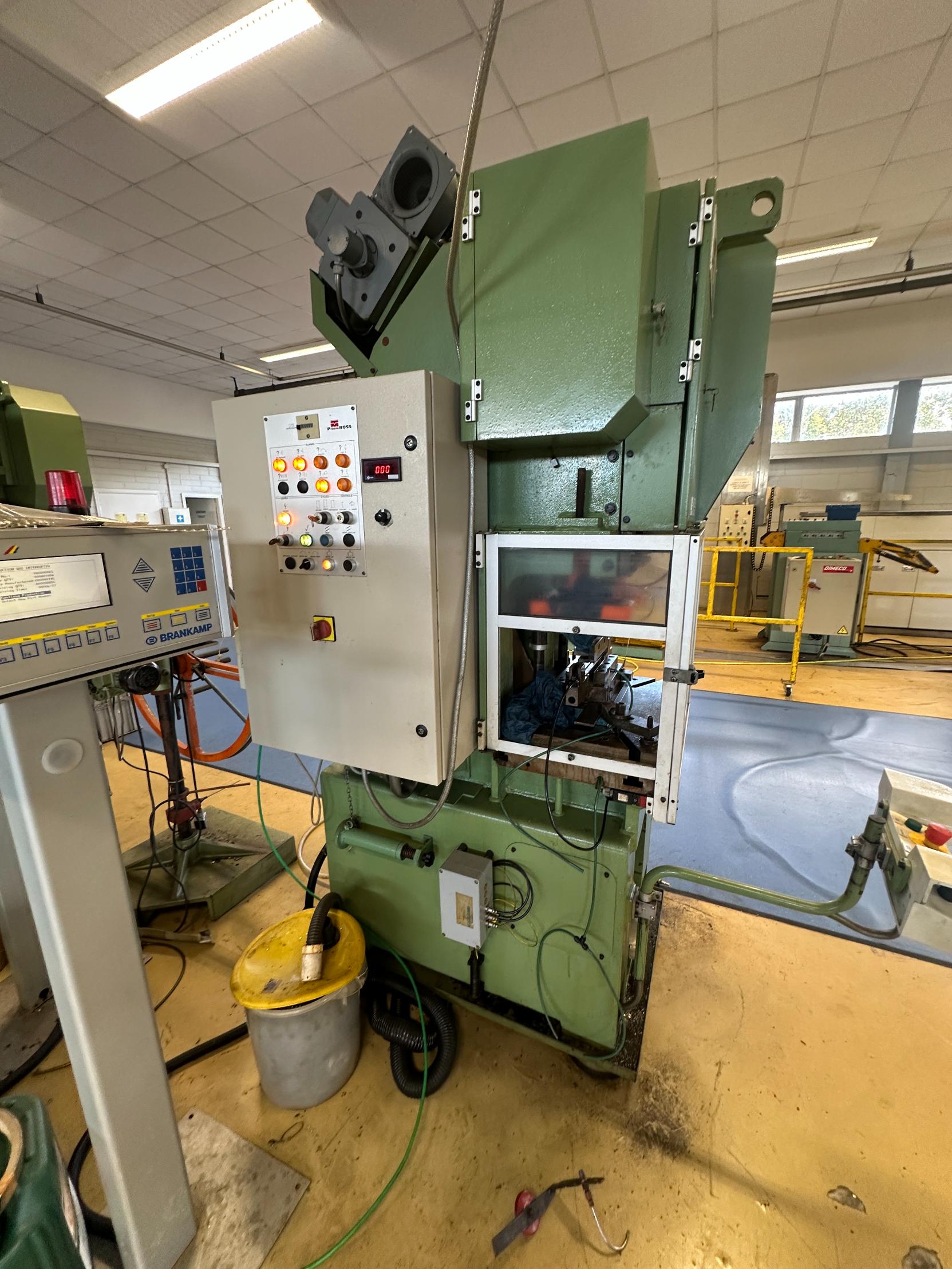 Used 2001 Presse Ross 40V-4 40 Ton Mechanical Press for Sale