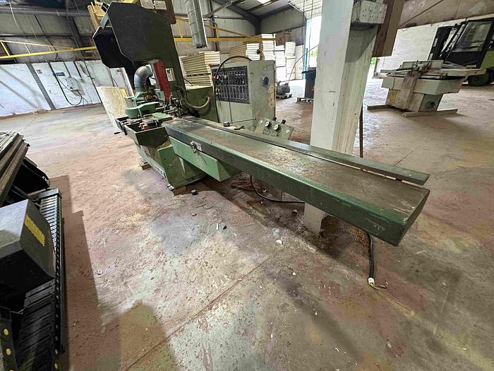 Used 1996 Guilliet KXR Moulder