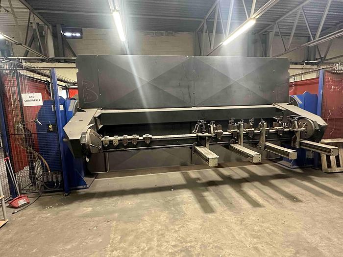 Used 2018 Yaskawa RM2-2000 Welding Cell