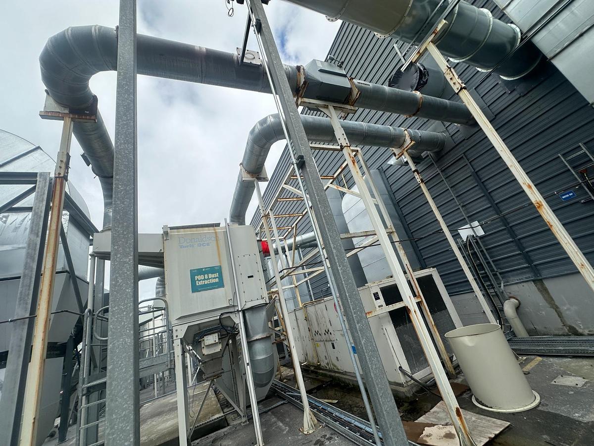 Used Donaldson DFO-3-18R Industrial Extraction System – Complete with Ducting, Fan & Controls